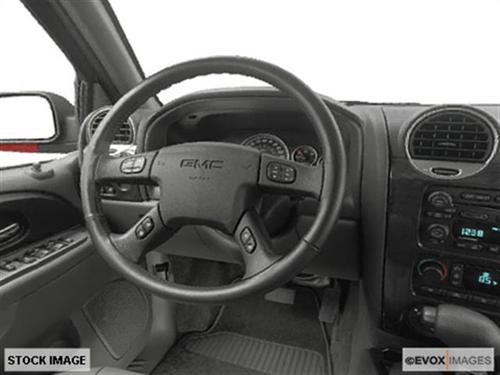 GMC Envoy XUV 2004 photo 2