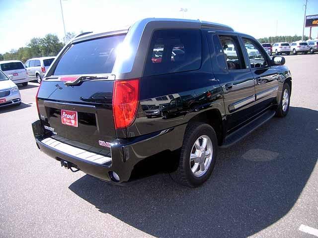 GMC Envoy XUV 2004 photo 3
