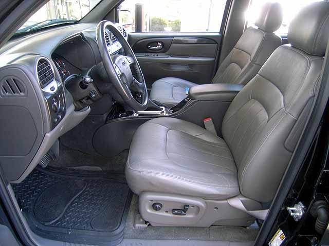 GMC Envoy XUV 2004 photo 4