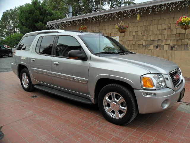 GMC Envoy XUV 2004 photo 4