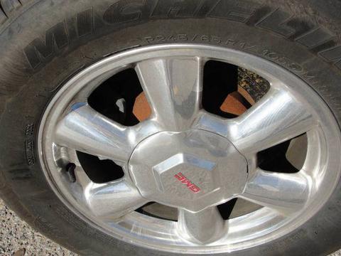 GMC Envoy XUV 2004 photo 4