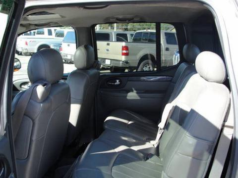 GMC Envoy XUV 2004 photo 3
