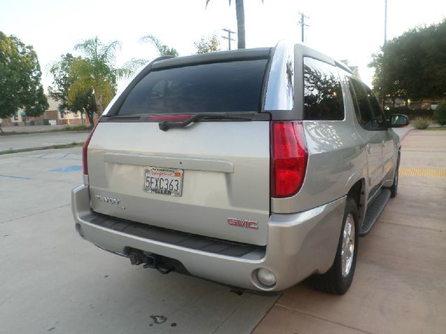 GMC Envoy XUV 2004 photo 1