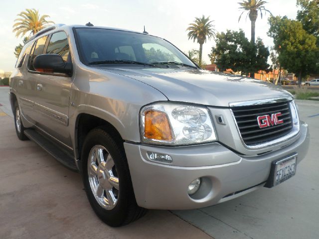 GMC Envoy XUV 2004 photo 4