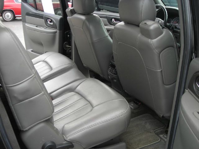 GMC Envoy XUV 2004 photo 1