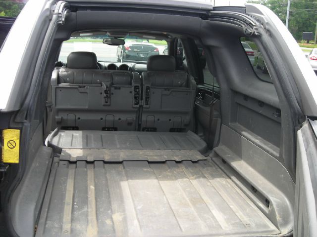 GMC Envoy XUV 2004 photo 3