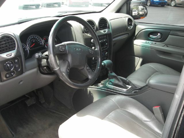GMC Envoy XUV 2004 photo 9