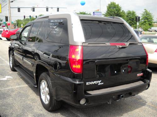 GMC Envoy XUV 2004 photo 2