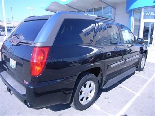 GMC Envoy XUV 2004 photo 2