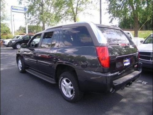 GMC Envoy XUV 2004 photo 3