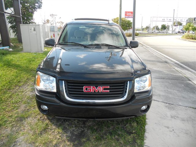 GMC Envoy XUV 2005 photo 1