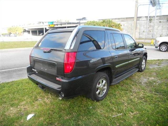 GMC Envoy XUV 2005 photo 4