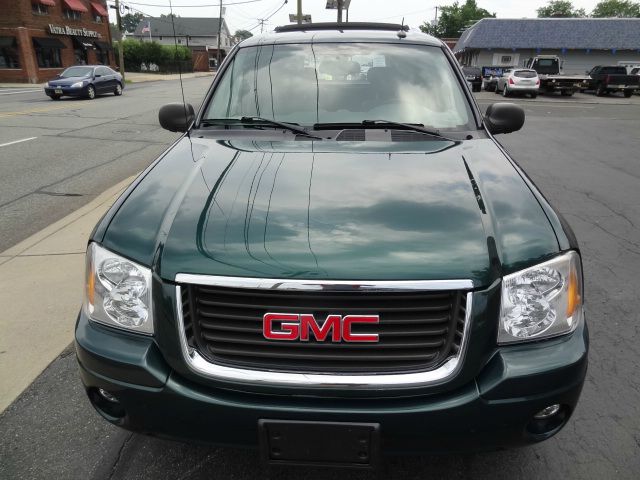 GMC Envoy XUV 2005 photo 2