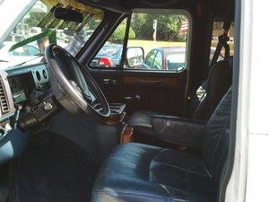 GMC G2500 Vandura SE - Convertible Sharp Passenger Van