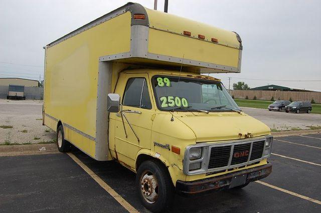 GMC G3500 Vandura 1989 photo 2