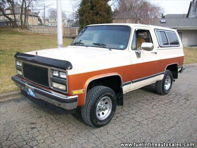 GMC Jimmy 1990 photo 2