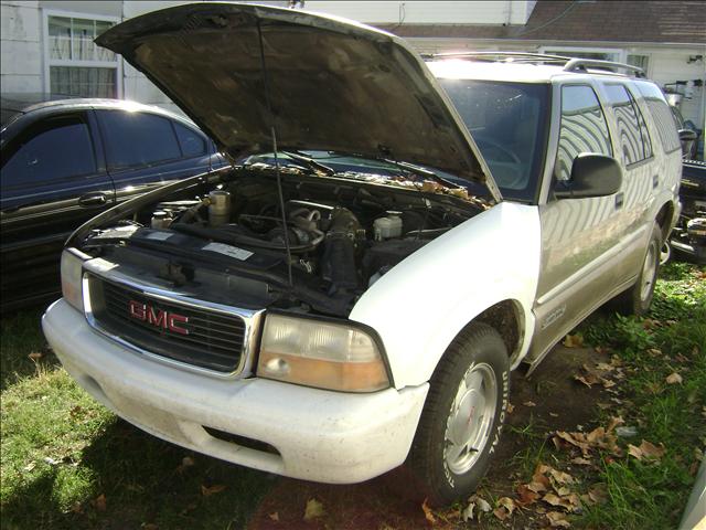 GMC Jimmy 1998 photo 1