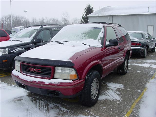 GMC Jimmy 1500 SLT 4X4 Sport Utility