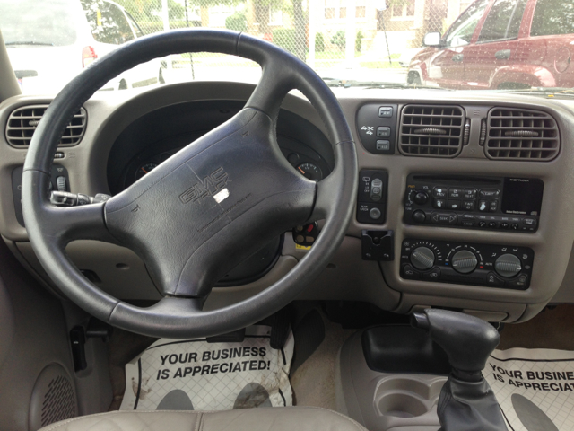 GMC Jimmy 1500 SLT 4X4 SUV