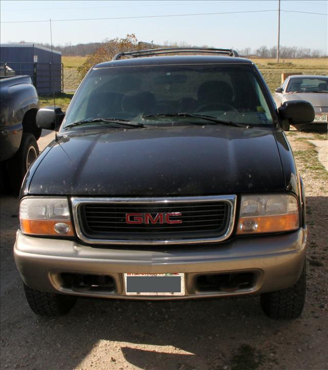 GMC Jimmy 2000 photo 1