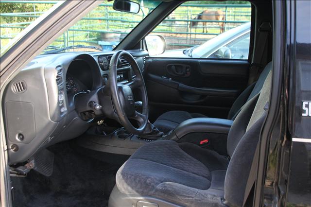 GMC Jimmy 2000 photo 2