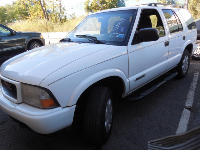 GMC Jimmy 2000 photo 2