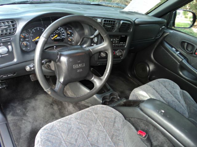 GMC Jimmy 2000 photo 3