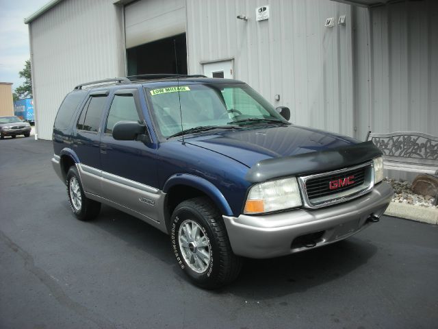 GMC Jimmy 2001 photo 1