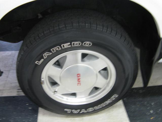 GMC Jimmy 2001 photo 1