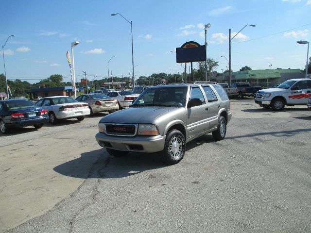 GMC Jimmy 2001 photo 2