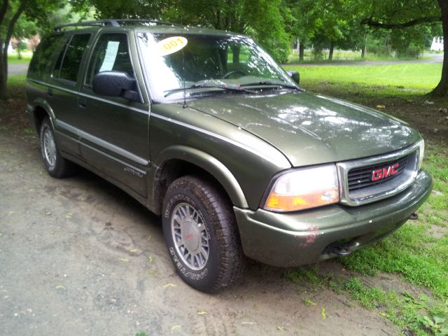 GMC Jimmy 2001 photo 1