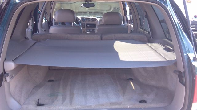 GMC Jimmy or Envoy 1500 SLT 4X4 SUV