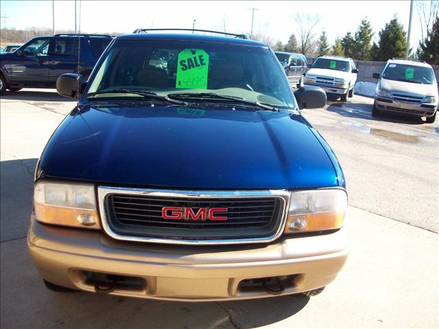 GMC Jimmy or Envoy 1999 photo 1