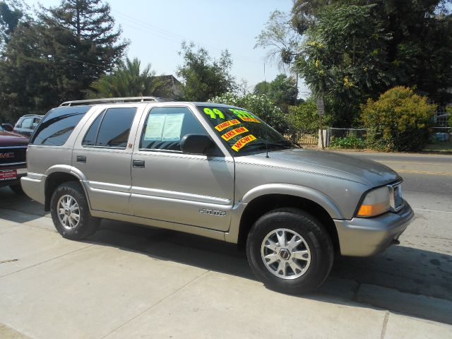 GMC Jimmy or Envoy 1999 photo 1