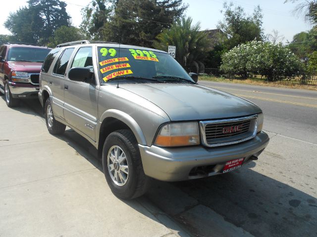 GMC Jimmy or Envoy 1999 photo 2