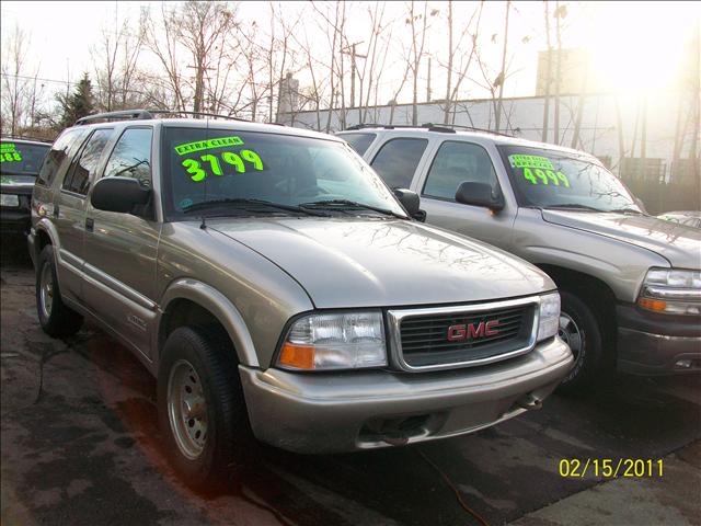 GMC Jimmy or Envoy Slt/sport Sport Utility
