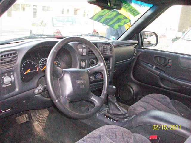 GMC Jimmy or Envoy 1999 photo 1