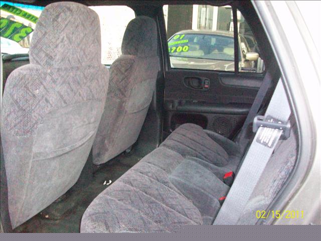 GMC Jimmy or Envoy 1999 photo 2