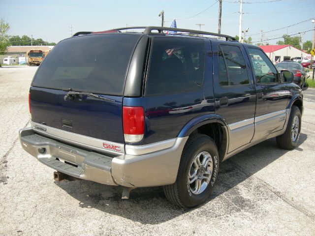 GMC Jimmy or Envoy 1999 photo 2