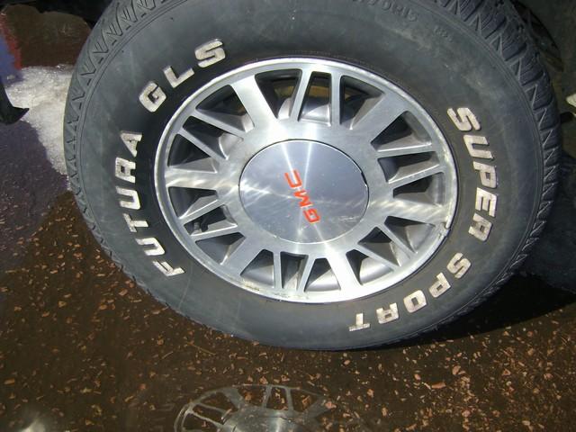 GMC Jimmy or Envoy 1999 photo 2