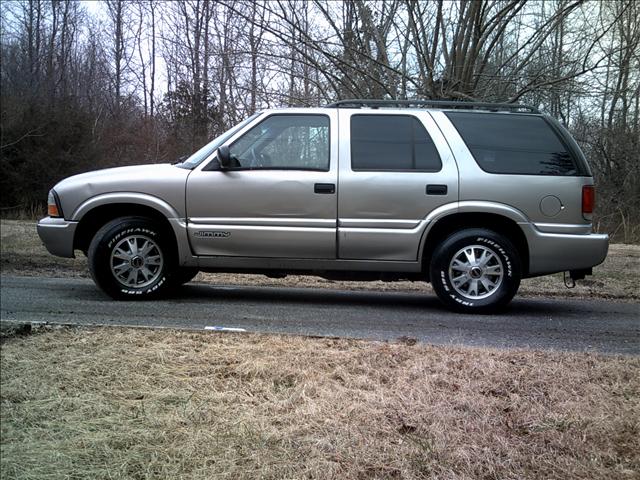 GMC Jimmy or Envoy Slt/sport Sport Utility