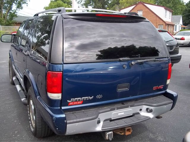 GMC Jimmy or Envoy 1500 SLT 4X4 SUV