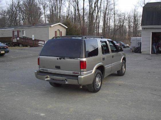 GMC Jimmy or Envoy 2000 photo 2