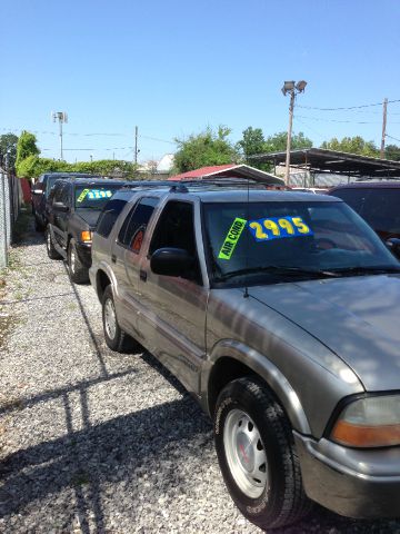 GMC Jimmy or Envoy 2000 photo 1