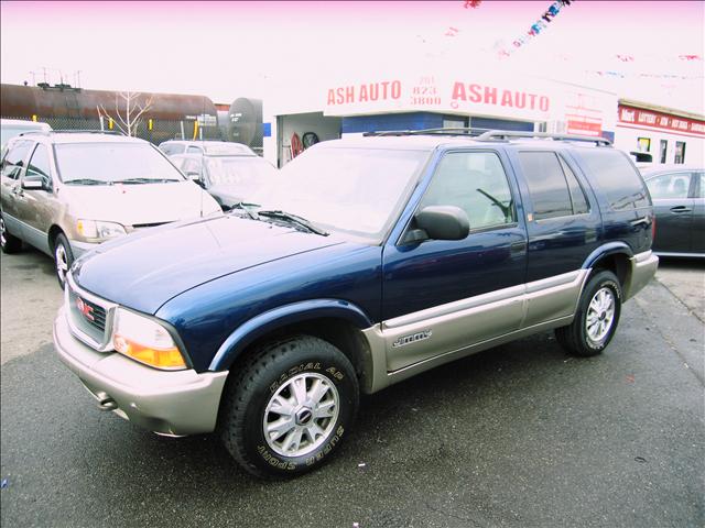 GMC Jimmy or Envoy SLT Sport Utility