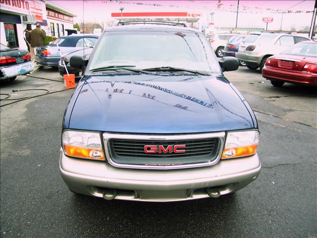 GMC Jimmy or Envoy 2000 photo 1