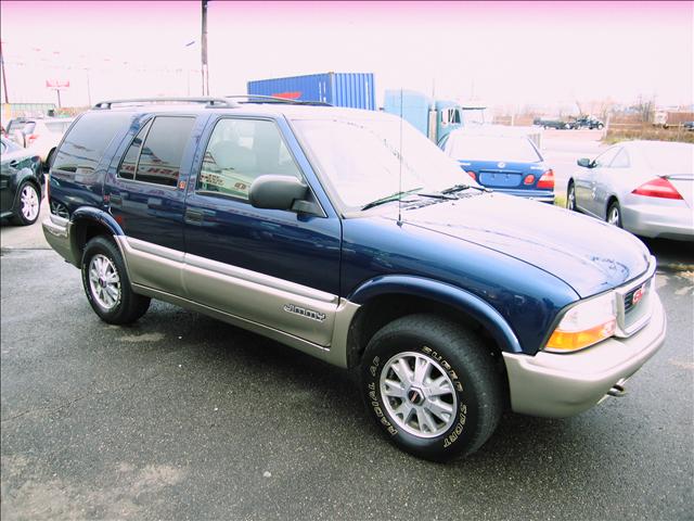 GMC Jimmy or Envoy 2000 photo 2