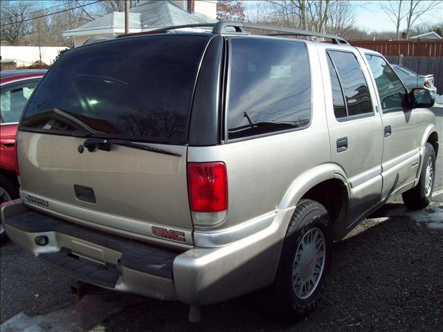 GMC Jimmy or Envoy 2000 photo 2