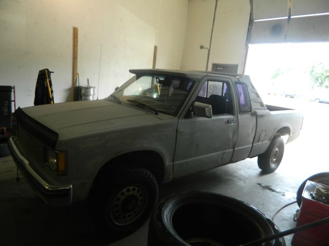 GMC S15 1985 photo 2