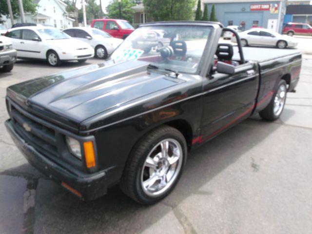 GMC S15 1987 photo 2